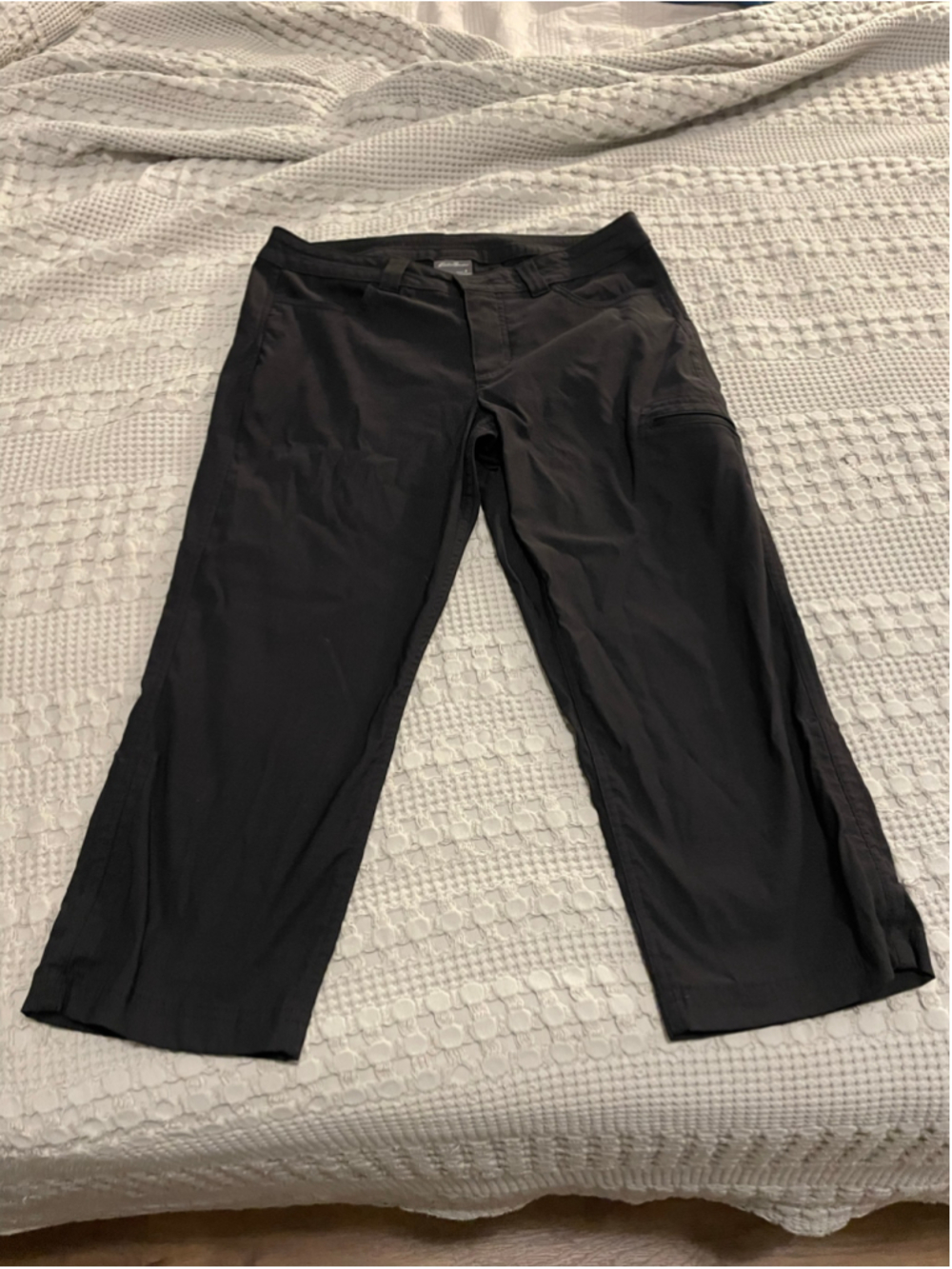 Women's Eddie Bauer Black Cropped technical Pants Size 8 utility outdoors hiking